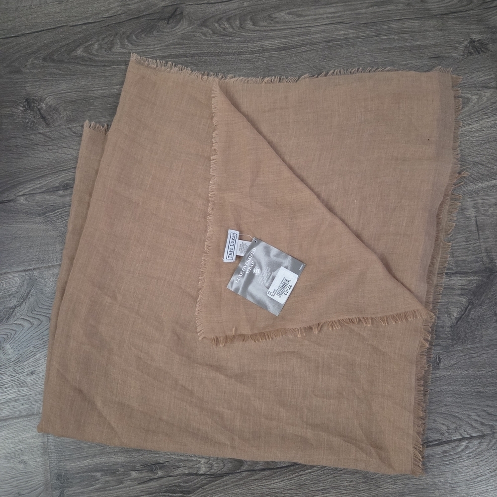 Très Luxe Oversized Wrap Fringe Scarf NWT